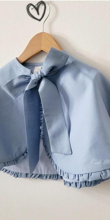 Capa ceremonia niña lino azul de Eva Martínez Artesanía - Personalizable en colores [6]