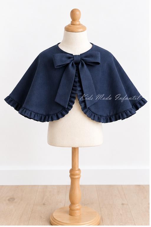 Capa Ceremonia y Arras Niña Lino Azul Marino de Eva Martínez Artesanía