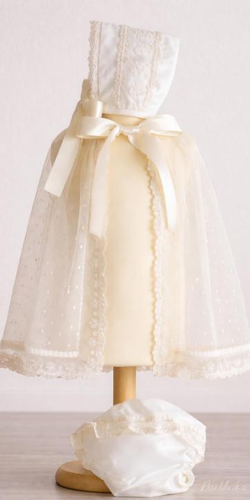 Pelele bautizo bebe tul beige Eva Martínez Artesanía familia 1 [1]