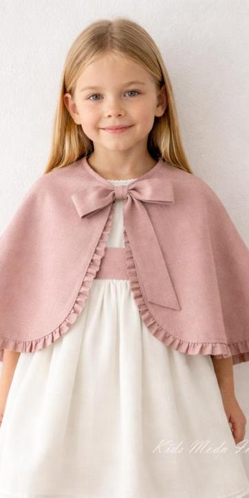 Capa de Ceremonia para Niña en Lino Rosa Empolvado de Eva Martínez Artesanía | Personalizable en Colores [5]