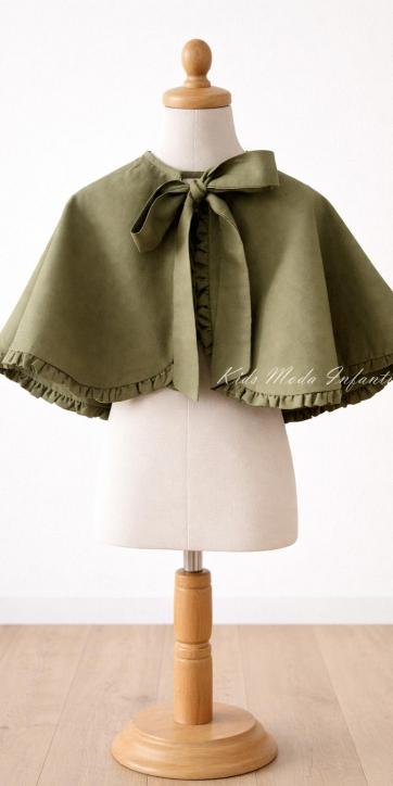 Capa ceremonia niña lino verde oliva de Eva Martínez Artesanía - Personalizable en colores