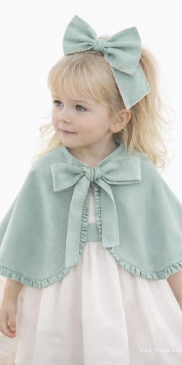 Capa de Arras y Ceremonia para Niña en Lino Verde Agua Eva Martínez Artesanía | Personalizable en Colores [3]