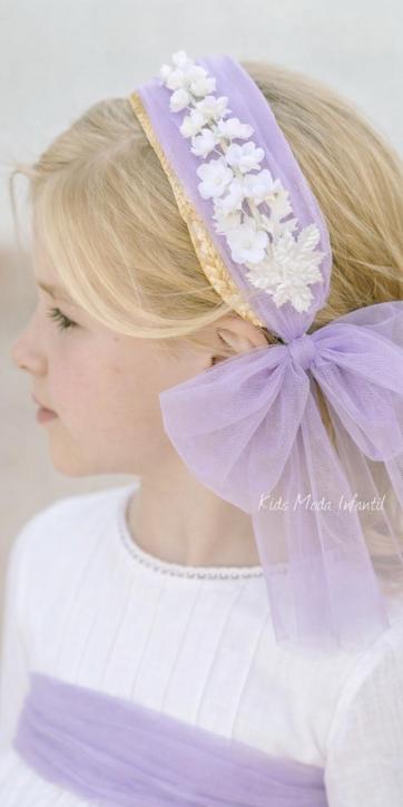 Vestido de ceremonia y arras para niña en blanco roto con fajín de tul lila | Eva Martínez Artesanía [3]