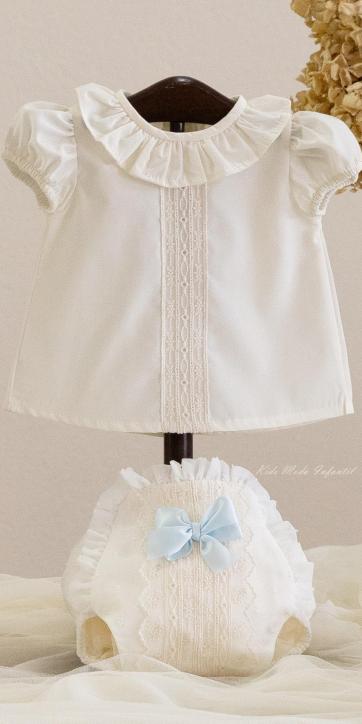 Conjunto bautizo bebe plumeti de cristal beige Eva Martínez Artesanía