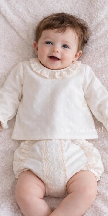 Conjunto de bautizo para bebé en tul beige manga larga – Familia 1 | Eva Martínez Artesanía | Kids Moda Infantil [0]