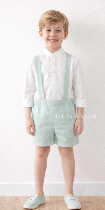 Conjunto ceremonia niño camisa y peto con tirantes verde empolvado empolvado de Eva Martinez Artesania