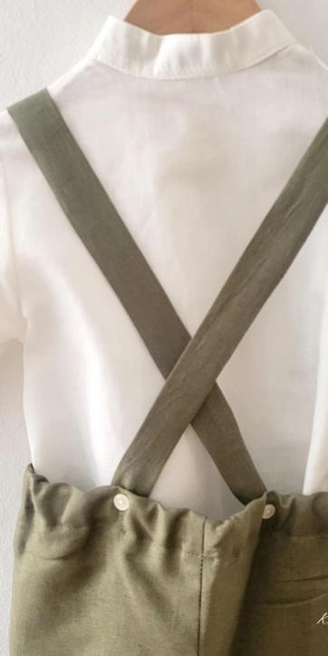 Conjunto ceremonia niño camisa y peto con tirantes verde oliva de Eva Martinez Artesanía [2]