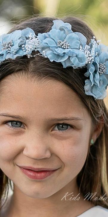 Corona ceremonia niña de flor azul empolvado y ramilletes blancos Coco Acqua Ceremonia [1]