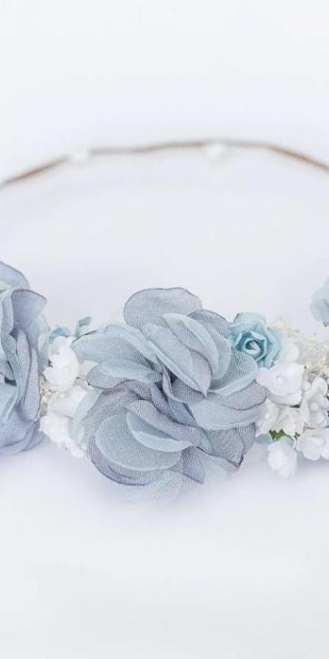 Corona ceremonia niña de flores azules, blancas y flores secas Coco Acqua Ceremonia [1]