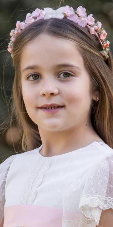 Corona niña ceremonia con flores Eva Martínez Artesanía Julieta [1]