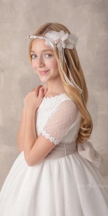 Vestido de Comunión Niña Nekenia 2621813 tul blanco roto con fajín camel y lazo trasero – Kids Moda Infantil [1]