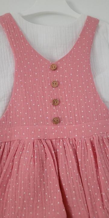 Conjunto niña blusa blanca y peto falda rosa empolvado de topos Cuka [2]
