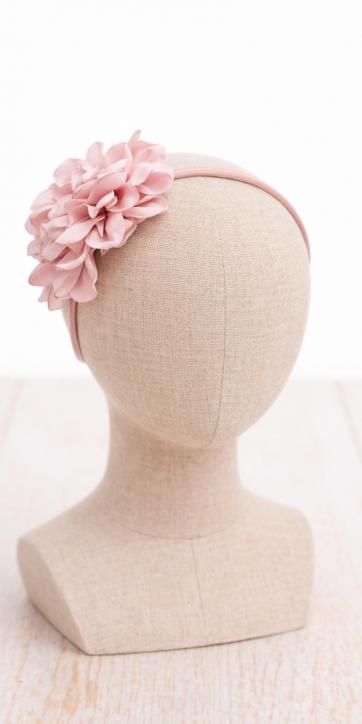 Diadema ceremonia niña con flores rosa empolvado Coco Acqua Ceremonia 2011080137