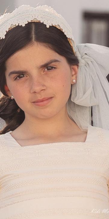 Diadema-Capota de Comunión “Luna” en Mimbre y Lino Bordado Beige – Eva Martínez Artesanía | Kids Moda Infantil [1]