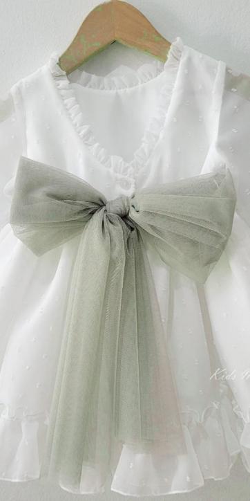 Vestido ceremonia niña plumeti cristal con fajín verde oliva Eva Martínez Artesanía 32111