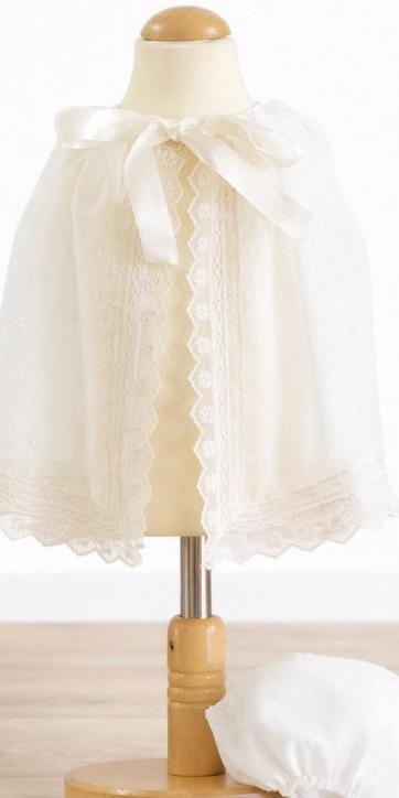 Faldón de bautizo bebé plumeti beige con lacito rosa bebé | Eva Martínez Artesanía [1]