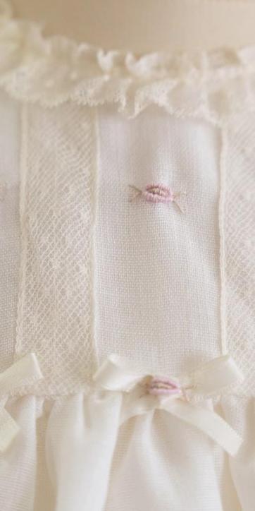 Faldón bautizo bebe Semihilo rustico beige con bordado Eva Martínez Artesanía [1]