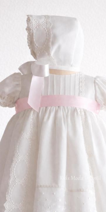 Faldón de Bautizo para Bebé en Gasa Rosa Bebé Manga Corta – Familia 6 | Eva Martínez Artesanía | Kids Moda Infantil [1]