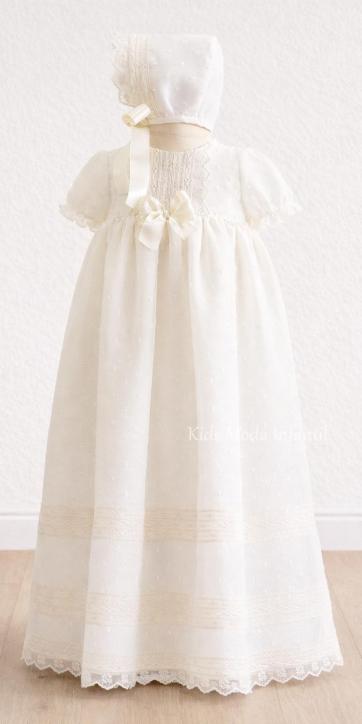 Faldón de bautizo para bebé en plumeti cristal beige con lazo beige manga corta – Familia 7 | Eva Martínez Artesanía | Kids Moda Infantil [0]