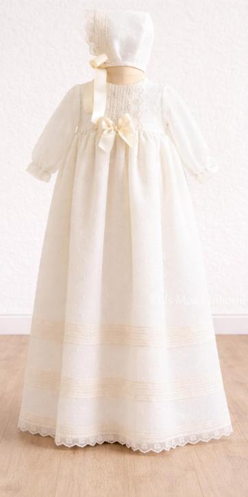 Faldón bautizo bebe plumeti de cristal beige Eva Martínez Artesanía familia 7