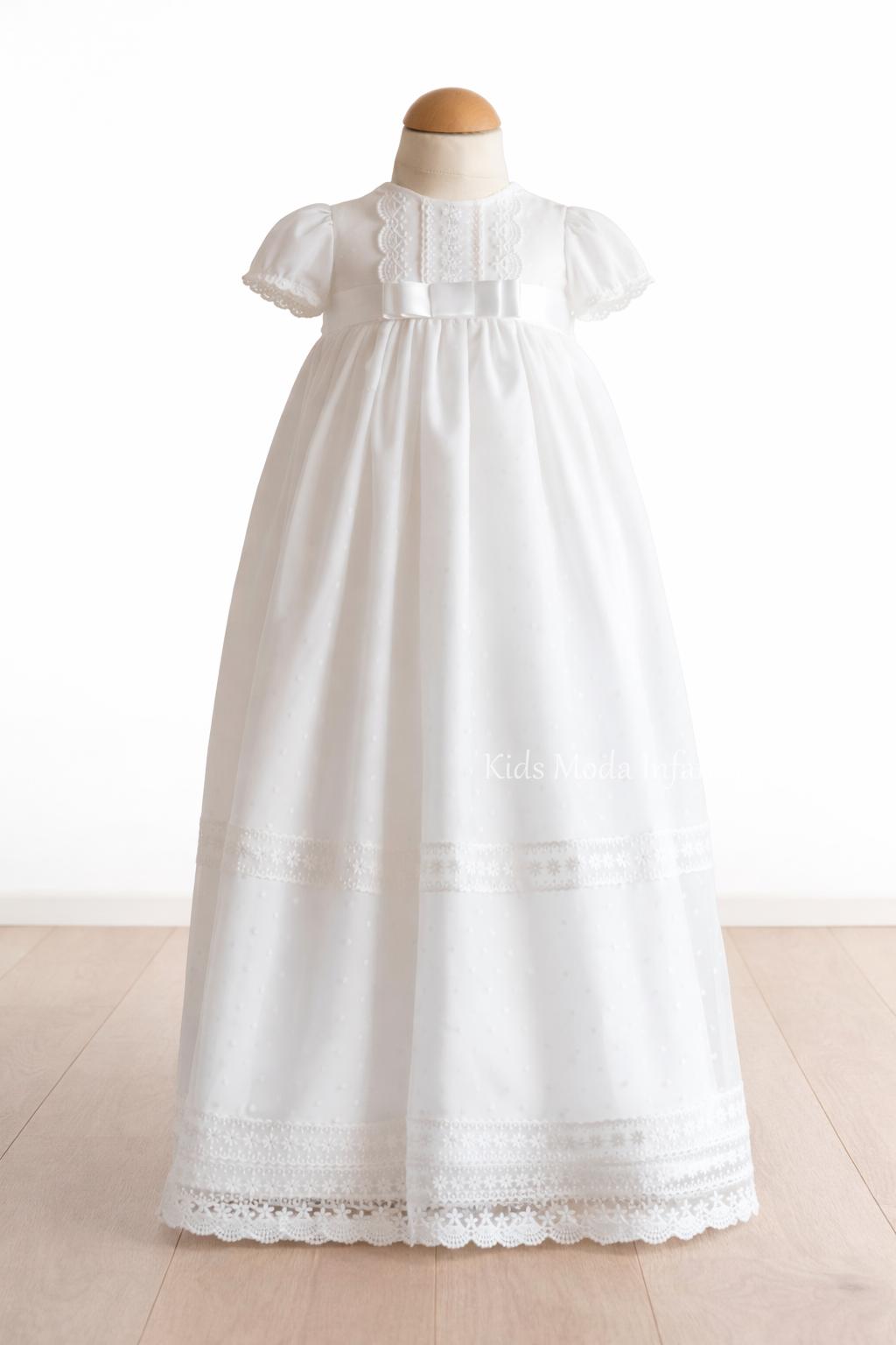 Faldón de bautizo para bebé en tul blanco con lazo blanco manga corta – Familia 2 | Eva Martínez Artesanía | Kids Moda Infantil