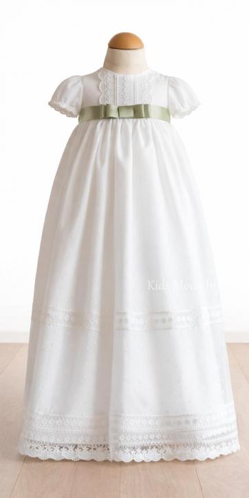 Faldón de bautizo para bebé en tul blanco bordado con lazo verde oliva manga corta – Familia 2 | Eva Martínez Artesanía | Kids Moda Infantil [0]