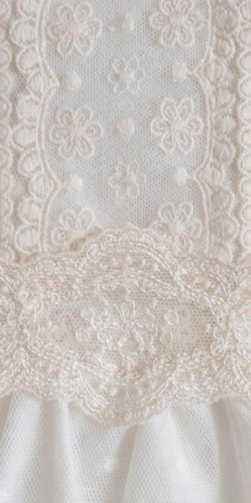 Jesusito bautizo niña manga larga tul beige con braguita Eva Martínez Artesanía Familia 1 [3]