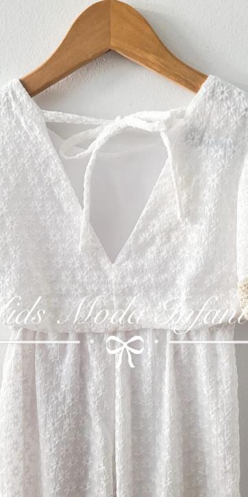 Mono ceremonia niña blanco bordado con mangas murciélago de Nekenia [4]