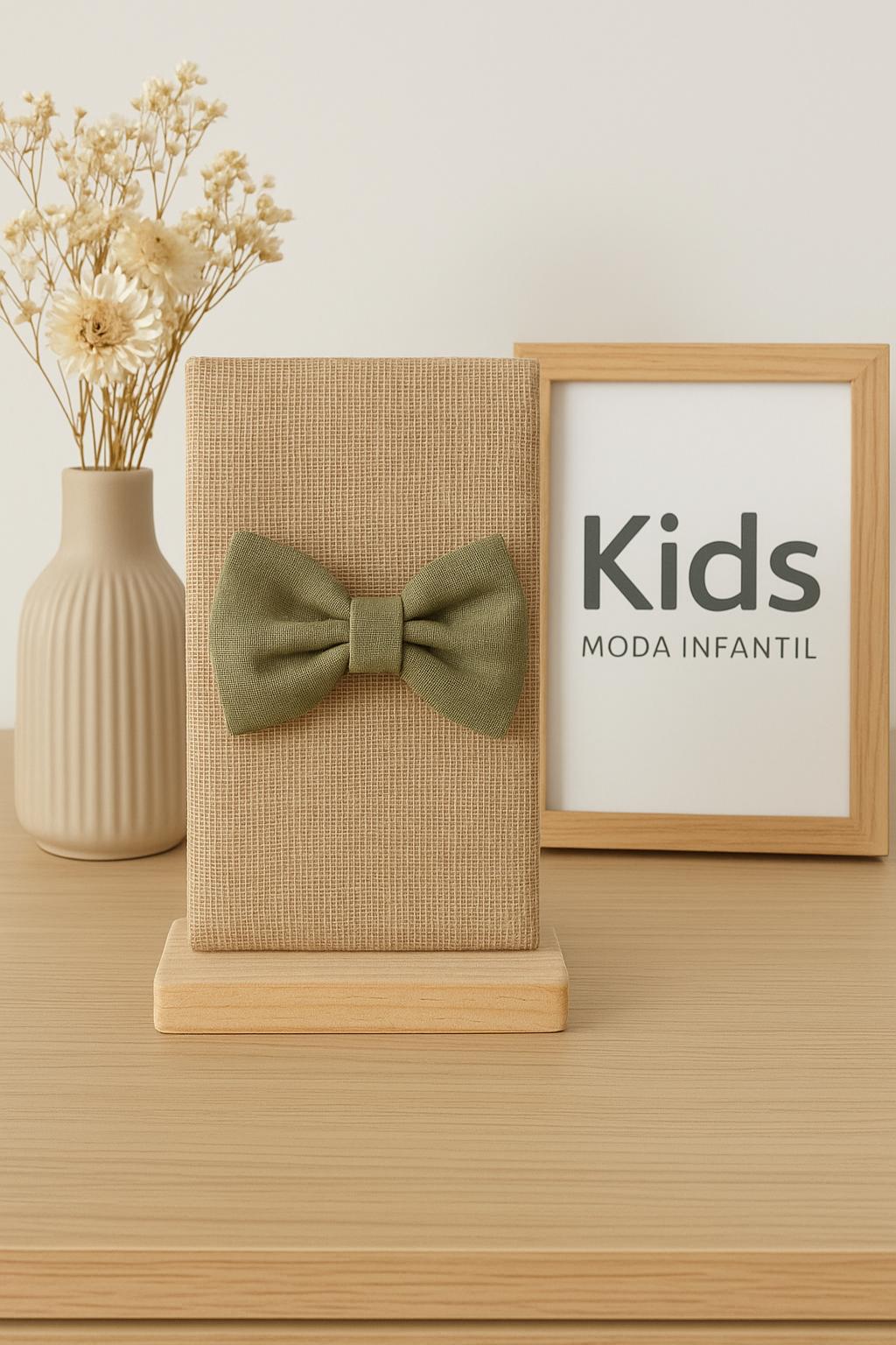 Pajarita niño lino verde oliva