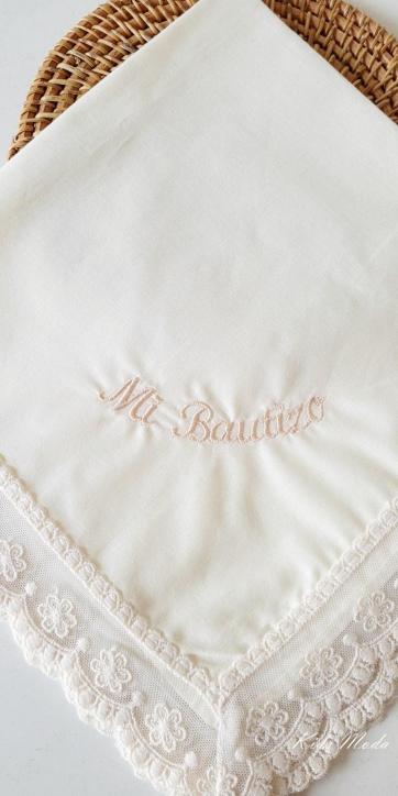 Pañuelo bautizo personalizado Eva Martinez Artesania Familia 1 [2]