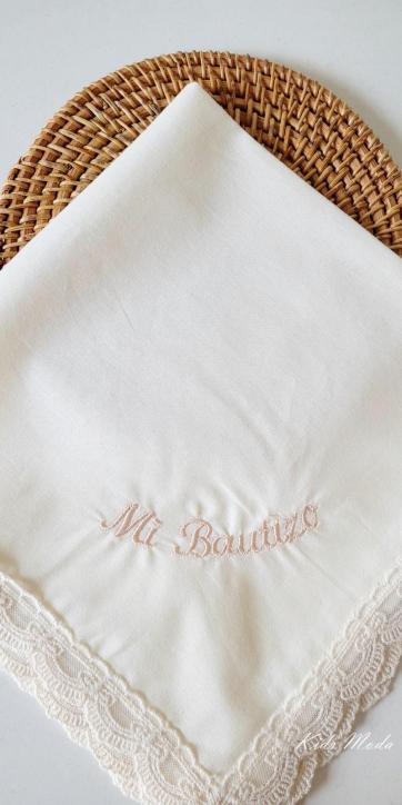 Pañuelo bautizo personalizado Eva Martinez Artesania Familia 4 [1]