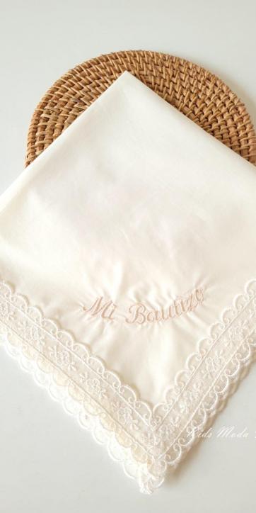 Pañuelo bautizo personalizado Eva Martinez Artesania Familia 5 [1]