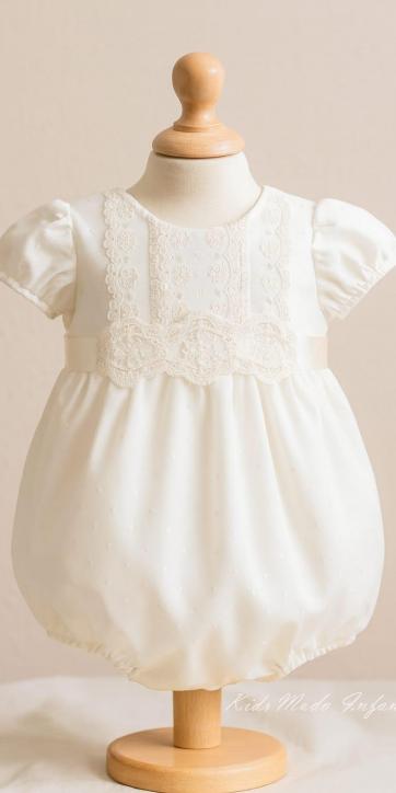 Pelele bautizo bebe tul beige Eva Martínez Artesanía familia 1