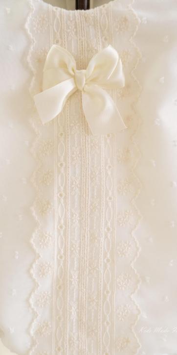 Pelele bautizo bebe plumeti de cristal beige Eva Martínez Artesanía [1]