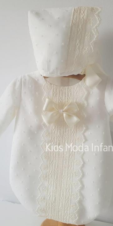 Pelele de bautizo bebé en tul beige con plumeti de cristal, puntillas bordadas – Eva Martínez Artesanía familia 7 [1]