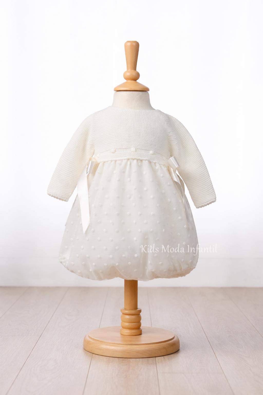 Pelele de Bautizo para Bebé en Tul Bordado con Cuerpo de Punto Beige – Fabricación Española