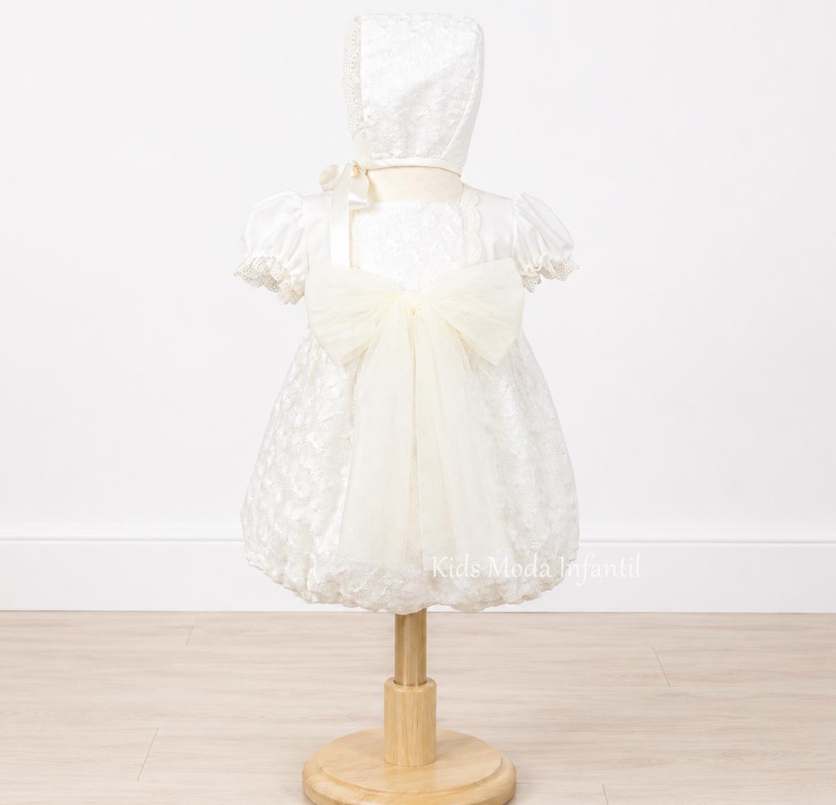 Pelele de Bautizo Alba de Marfil en Tul Bordado con Capota y Lazada Beige | Fabricación Española