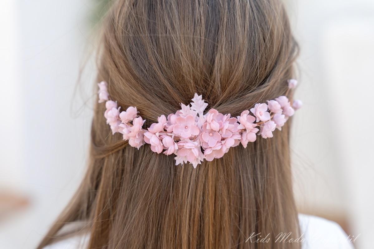 Tocado Flores Ceremonia y Arras Niña Rosa Empolvado – Eva Martínez Artesanía Familia 5