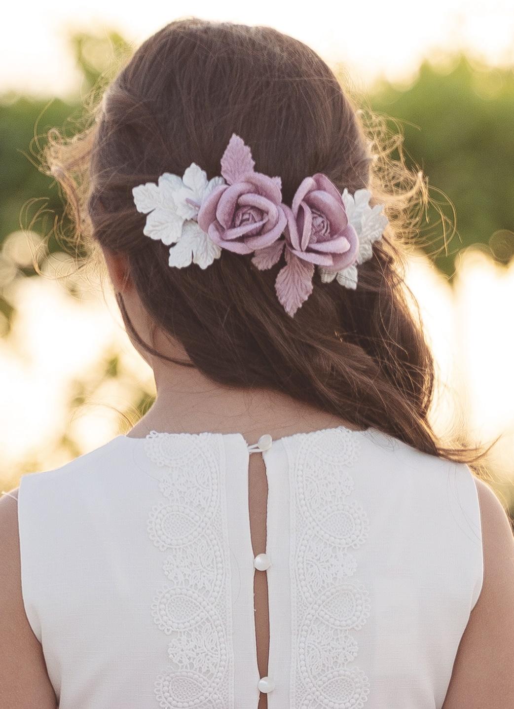 Tocado de Comunión Flores Letizia 2026 – Eva Martínez Artesanía