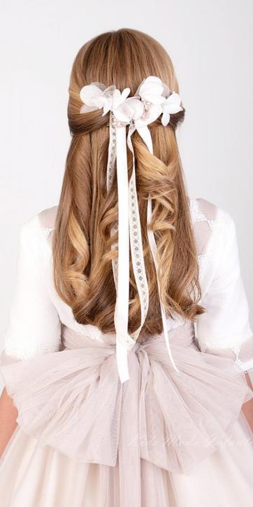 Vestido de Comunión Nekenia 2621815 con fajín de tul camel – Colección 2026 [4]