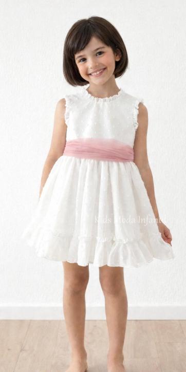 Vestido ceremonia niña plumeti cristal con fajín tul rosa empolvado Eva Martínez Artesanía