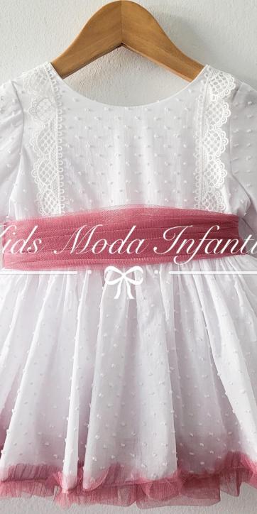 Vestido niña arras y ceremonia de media manga plumeti blanco con fajín tul rosa fuerte Eva Martínez Artesanía [4]