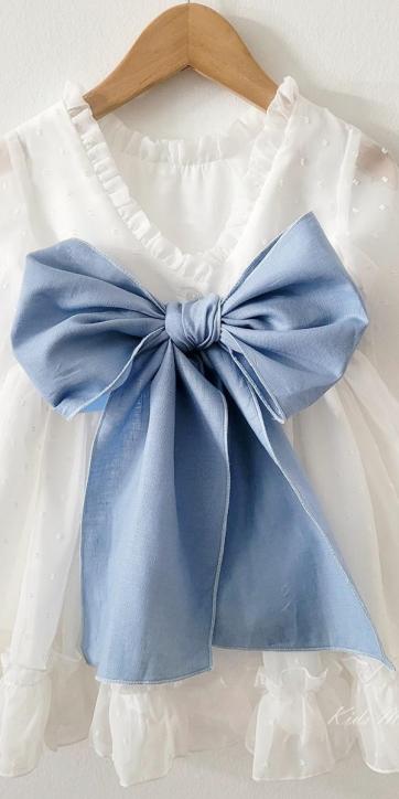 Vestido arras niña plumeti cristal con fajín lino azul Eva Martinez Artesanía 32111 [4]