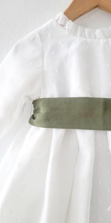 Vestido arras niña manga larga plumeti cristal y fajín lino verde oliva 32111ML [5]