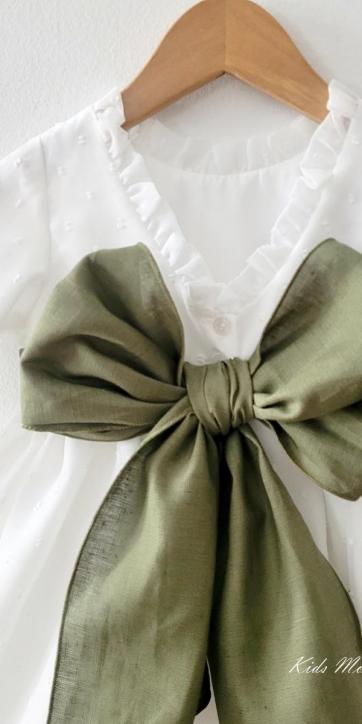Vestido arras niña manga larga plumeti cristal y fajín lino verde oliva 32111ML [7]