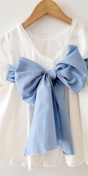 Vestido arras niña rustico con fajín lino azul Eva Martinez Artesanía 40412
