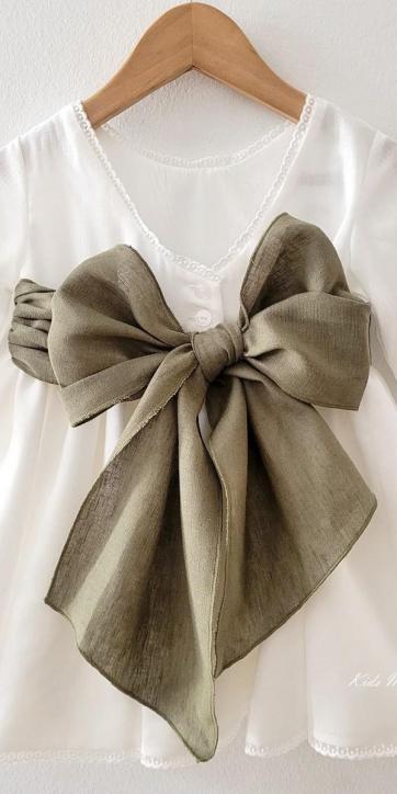 Vestido arras niña rustico con fajín lino verde oliva Eva Martinez Artesanía 40412 [3]