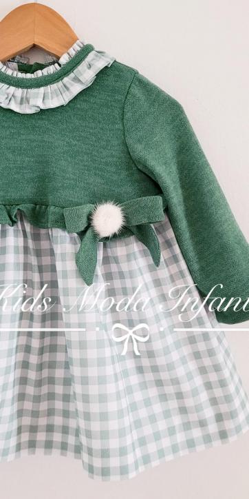 Vestido bebe niña de punto verde y falda cuadros vichy de Cuka [1]