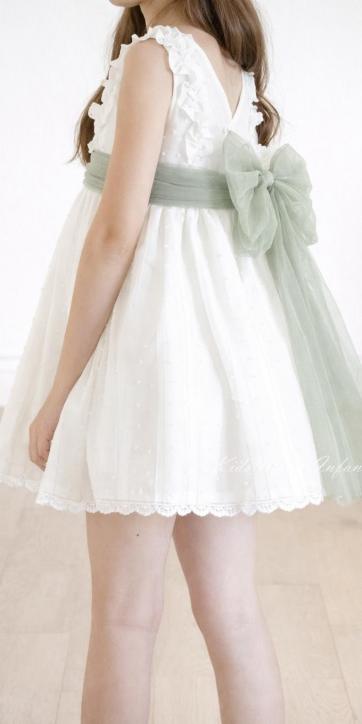 Vestido Ceremonia y Arras Niña con Fajín de Tul Verde Oliva – Eva Martínez Artesanía Familia 6 [1]