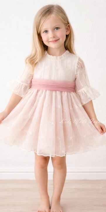 Vestido ceremonia niña beige media manga con fajín rosa empolvado de Eva Martínez Artesanía 38711CBG [3]
